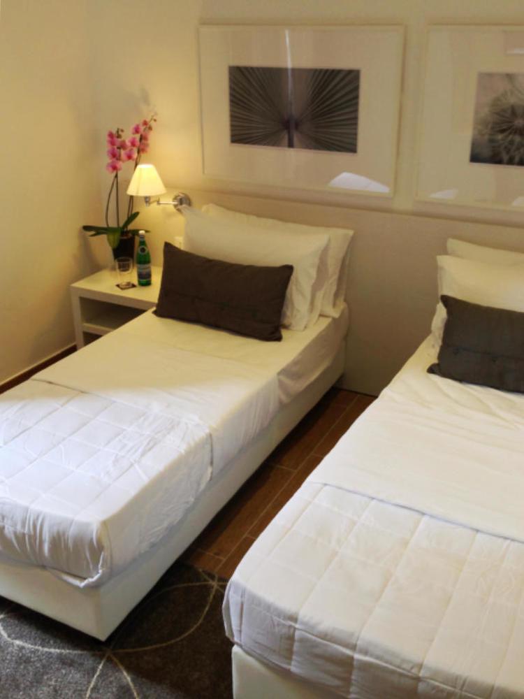 Rest Guesthouse Roma Ngoại thất bức ảnh